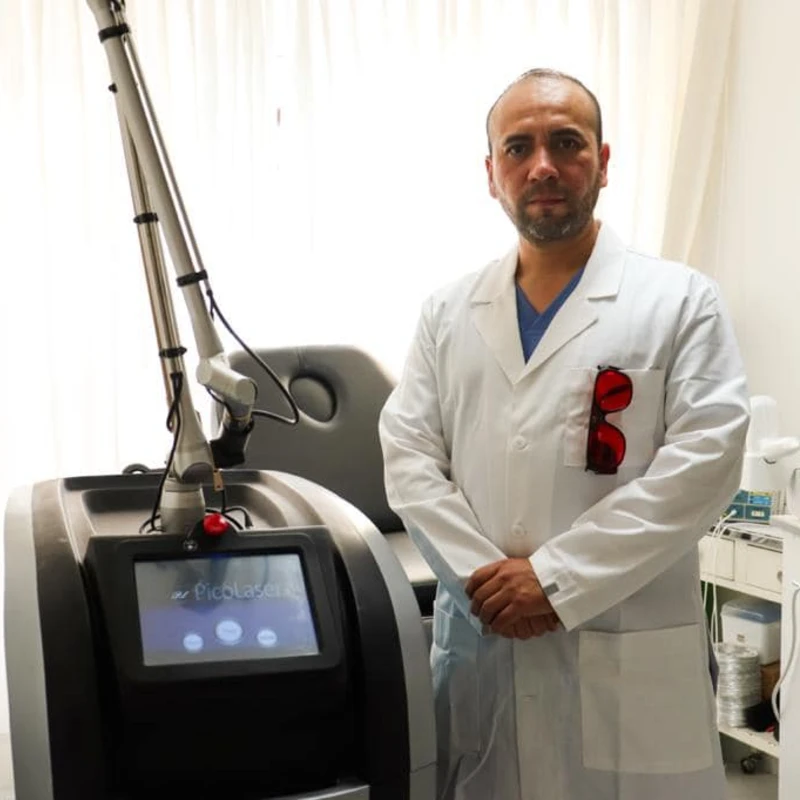 Dr. Alejandro Medrano dermatologo en Chiclayo