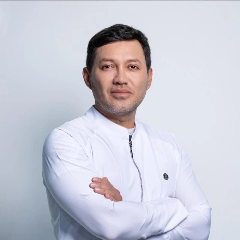 Dr. Marlon Navarro dermatólogo en Tarapoto