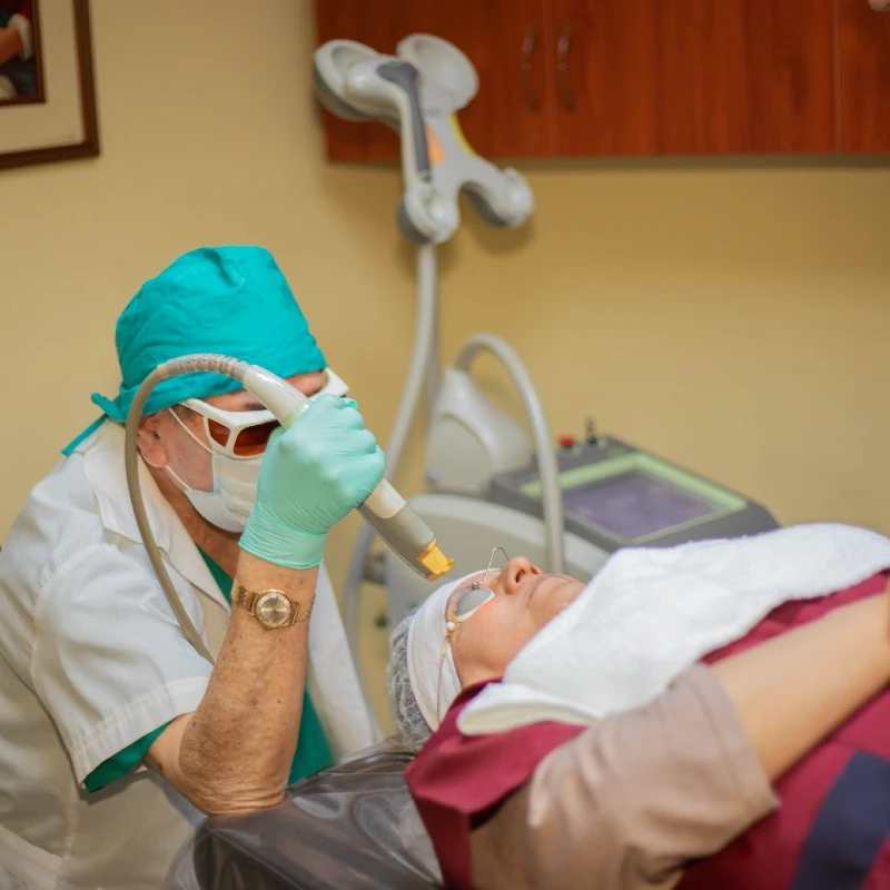 Dr. Raúl Hurtado Paredes dermatologo en Arequipa