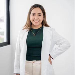 Dra. Crystel Araujo, dermatóloga clínica